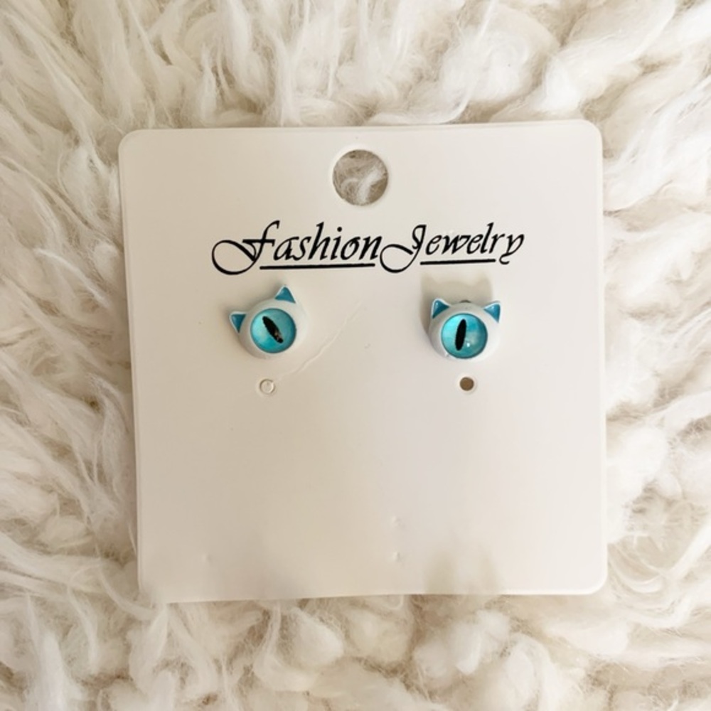 Fashion Jewelry Blue and White Dainty Small Cat Earrings Studs